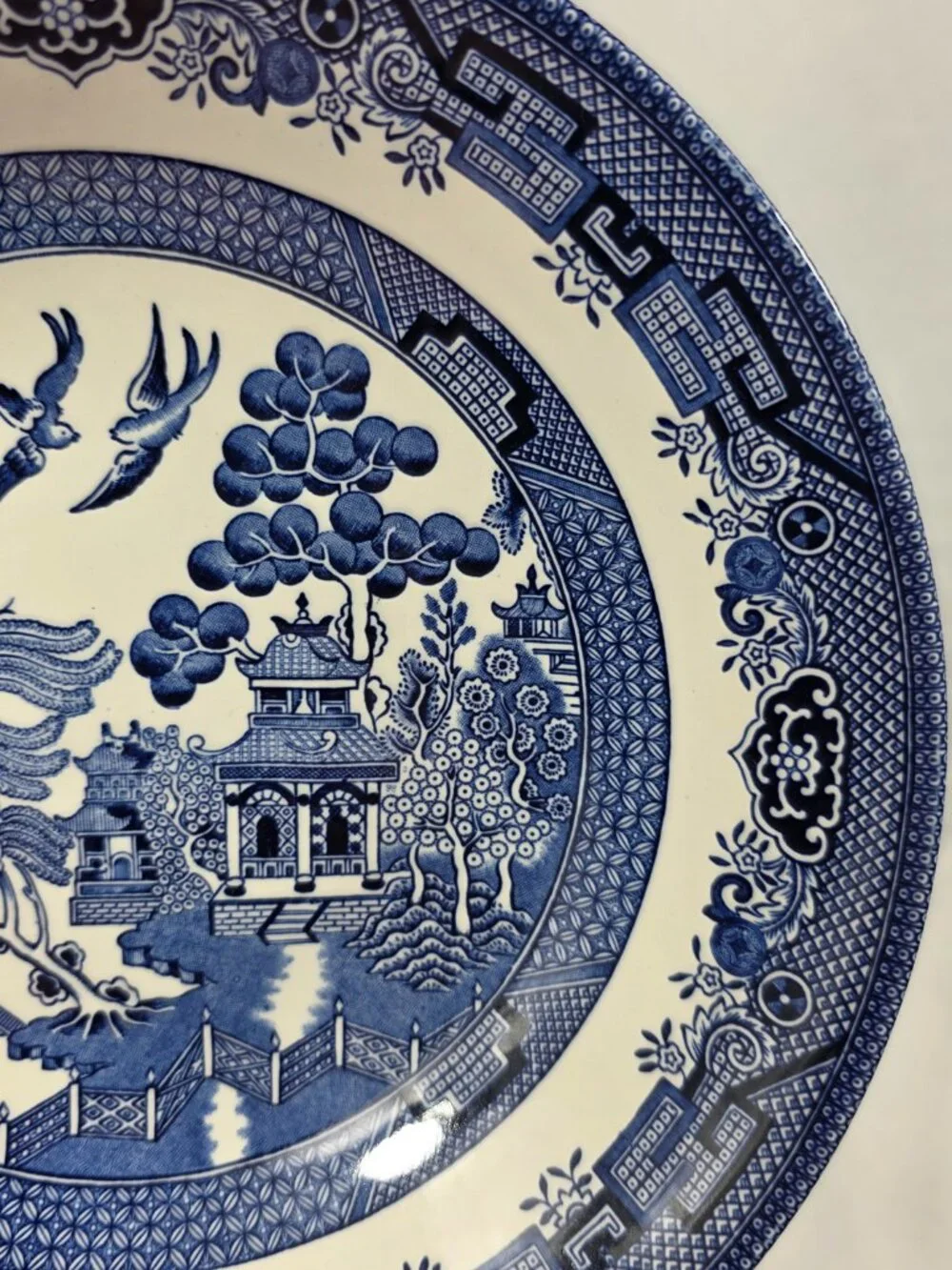 Churchill Willow Blue 9 Inch Round Shallow Vegetable Bowl Georgian Shape England